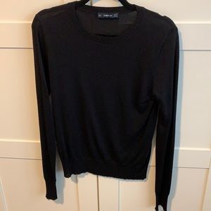 Light weight knit perfect for layering this fall/winter